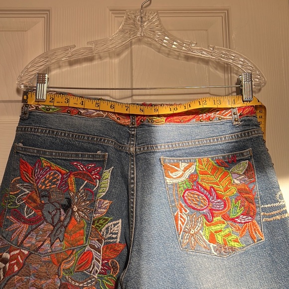 VTG Basil and Maude Embroidered Studded Jeans EC - Picture 12 of 13